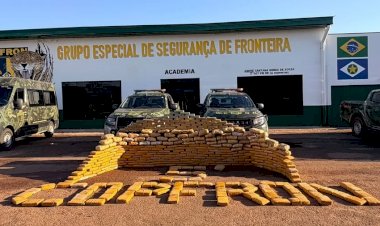 Trio é preso com 364 kg de drogas após perseguição policial e capotamento de caminhonete em Pontes e Lacerda