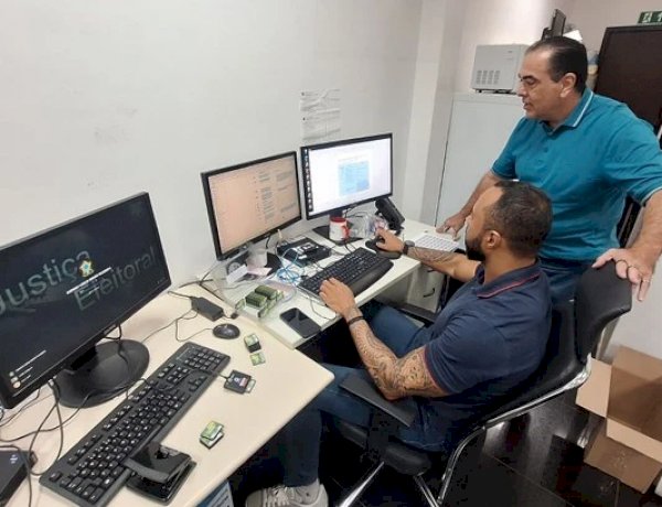 TRE-MT Inicia Preparativos para Eleições com Blindagem Digital e Carregamento de Urnas em Cuiabá
