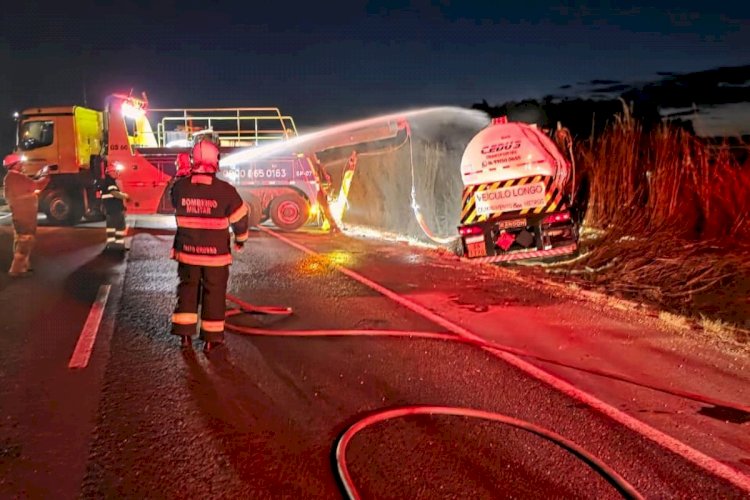 Acidente na BR-163: Carreta com 35 mil litros de etanol tomba em Nova Mutum