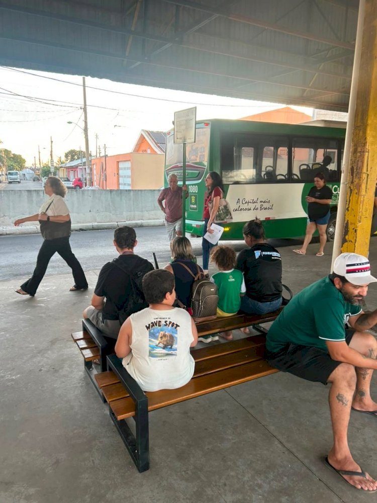 Novos bancos são instalados no Terminal do CPA 3 em Cuiabá