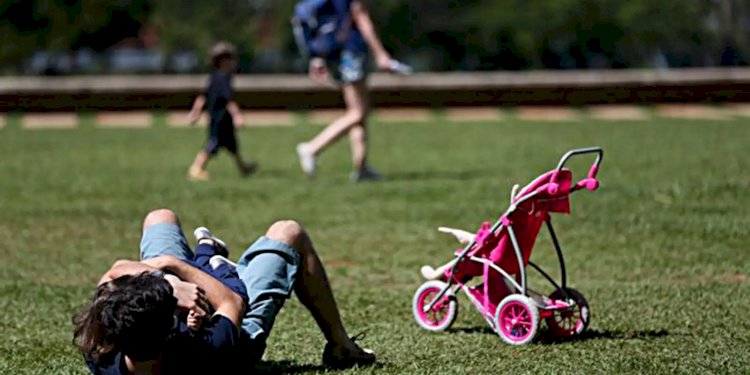 Estudo Revela que Pais estão Menos Presentes na Criação dos Filhos, Segundo Pesquisa