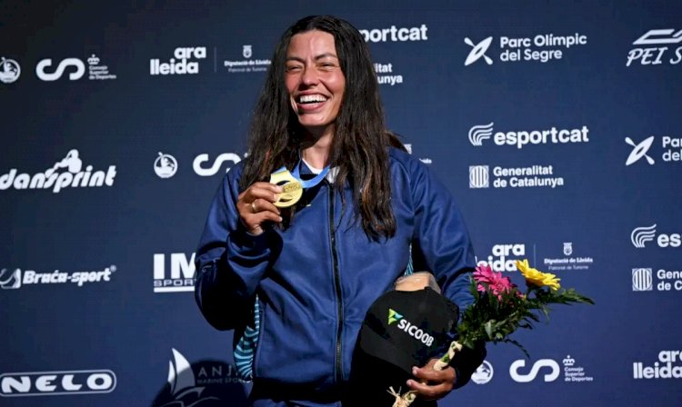 Ana Sátila conquista medalha de ouro na Copa do Mundo de Canoagem Slalom