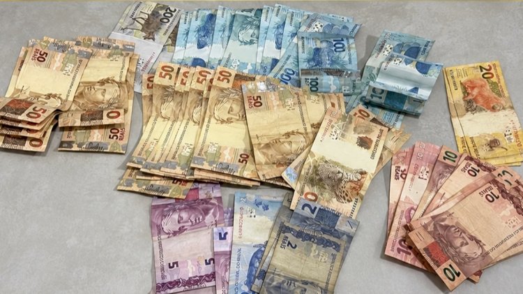 Polícia apreende cinco adolescentes e recupera bens após furto em Vera