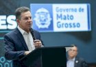 Governador sanciona lei que proíbe uso de celular em sala de aula pelos alunos em MT