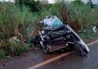 Dois adolescentes morrem após Corolla bater em carreta no interior de MT
