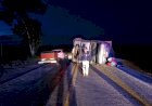 Acidente com carreta causa congestionamento na BR-158, próximo ao distrito de Indianópolis