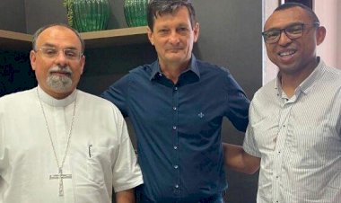 Presidente da Sicredi Araxingu recebe novo bispo da Diocese de Barra do Garças/MT na sede da cooperativa