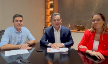 Governador anuncia aumento para profissionais da educação que atuam na alfabetização de adultos