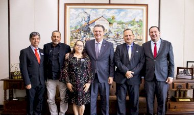 Comitiva de Barra do Garças se reúne com ministro e munícipio poderá ter curso de Medicina na UFMT