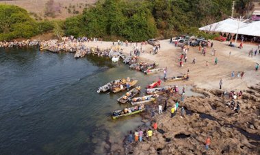 47 embarcações participam do torneio de pesca no último dia do Festival em Cachoeira da Fumaça; vídeo