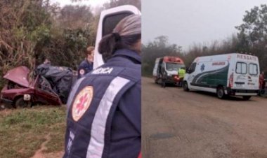 Carro sai da pista em curva, bate em barranco e casal morre