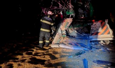 Acidente envolvendo ônibus e carreta deixa 30 feridos em Goiás