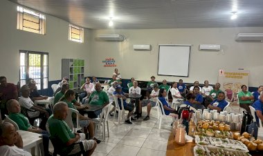 Prefeitura de Campinápolis promove palestra sobre alimentação saudável no Clube da Terceira Idade