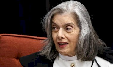 Cármen Lúcia forma maioria pela condenação de Bolsonaro e aliados