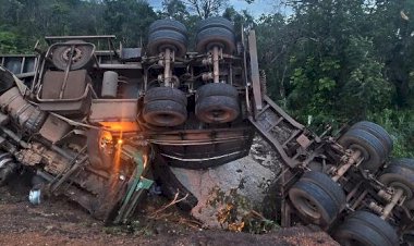 Paciente morre após ambulância colidir com carreta na BR-070, em General Carneiro