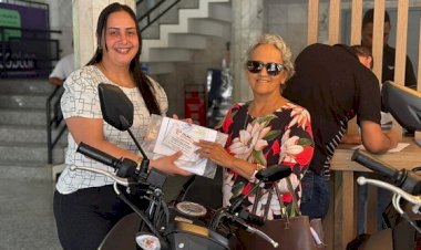 Prefeitura entrega motos 0 km aos ganhadores do “IPTU Premiado e Emplaca Barra 2025”