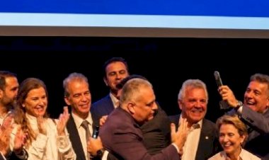Flávio Bolsonaro anuncia deputado Alfredo Gaspar como vice na chapa dele à Presidência