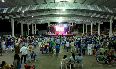 Campinápolis Comemora o Dia do Evangélico com Carreata e Show de Eliane Fernandes