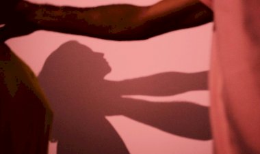 Jovem de 18 anos é preso por espancar a namorada em Barra do Garças; ela gravou vídeos da violência