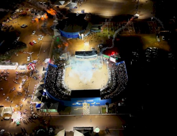 Exponovo 2026 encerra com arena lotada e consagra Gabriel Silva campeão do rodeio em touros