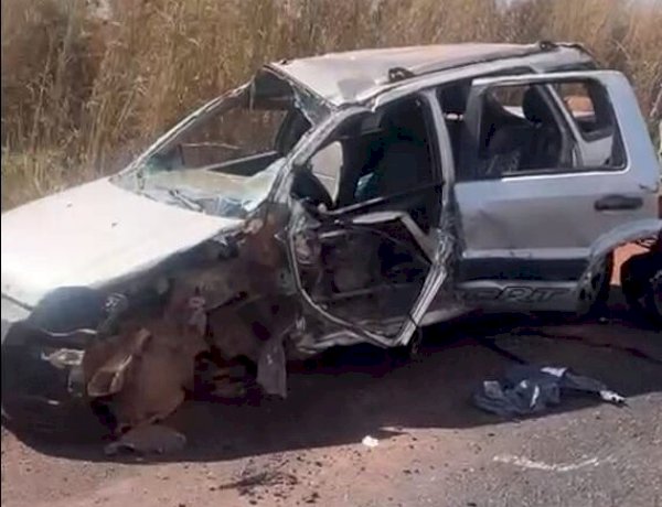 Casal morre e adolescente fica gravemente ferida após colisão entre carro e carreta na MT-100 em Torixoréu