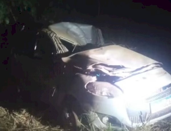 Mãe e filho morrem após carro capotar em rodovia de MT