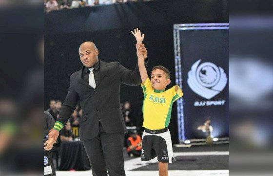 Com três ouros em um dia, paratleta de Barra do Garças brilha em campeonatos de jiu-jitsu em SP