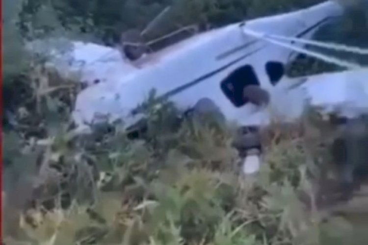 Avião sai da pista, cai na mata e tomba, mas piloto sai ileso em Nova Xavantina