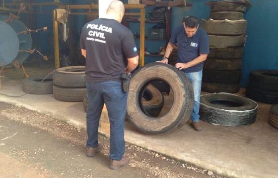 Polícia Civil e Ipem interditam empresa clandestina de recapagem de pneus