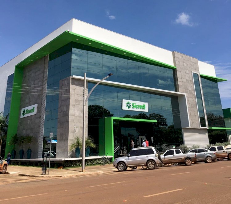 Sicredi conquista marca de 8 milhões de associados e homenageia presidente da Frencoop, Arnaldo Jardim
