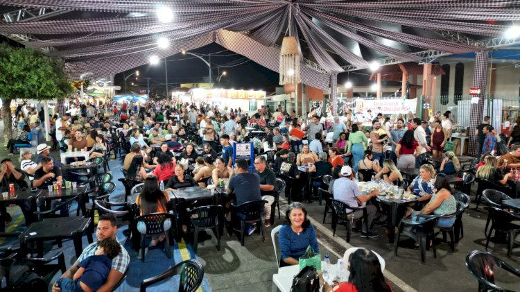 Studio Band animou o público na noite de terça-feira, na Festa de Santo Antônio e VI Expoarte