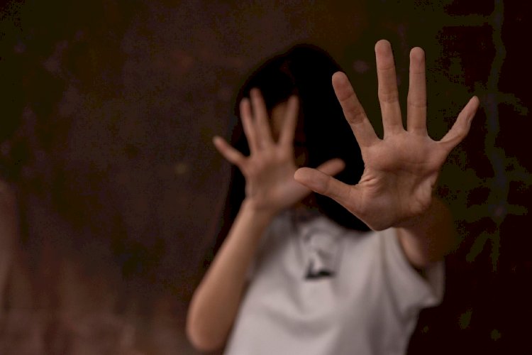 Pai é preso por estuprar e engravidar a filha de 9 anos em MT