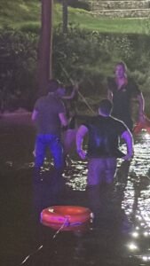 Funcionário e clientes de bar flutuante salvam crianças que estavam se afogando em Nova Xavantina; vídeo