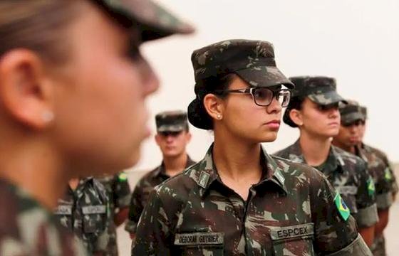 Forças Armadas iniciam alistamento voluntário feminino