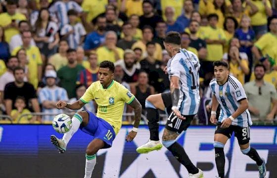 Em noite para esquecer, Brasil é goleado pela Argentina por 4 a 1