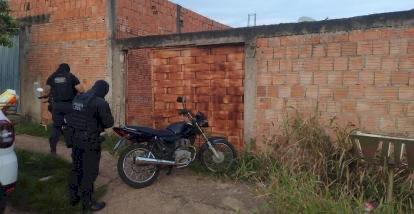 Cinco membros de facção criminosa são presos por comandarem tráfico em 43 cidades de MT