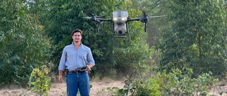 Jovem realiza sonho e compra drone pulverizador avaliado em mais de R$ 150 mil com o apoio do consórcio Sicredi