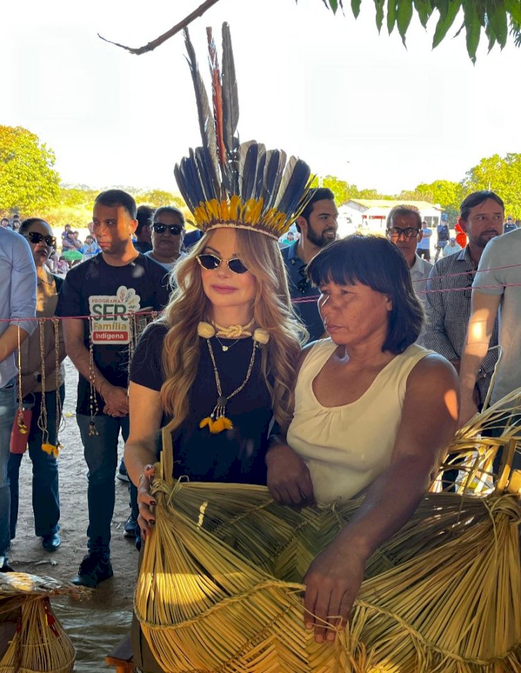 Virginia Mendes entrega cestas do Programa Ser Família Solidário na Aldeia Santa Clara em Campinápolis