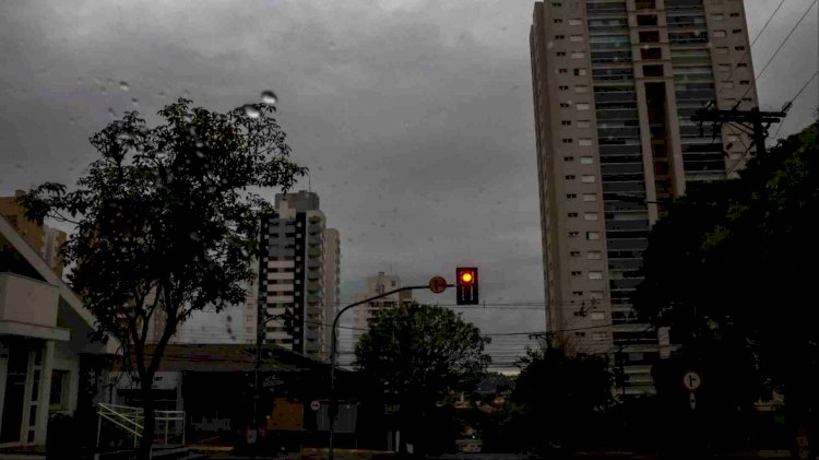 Mato Grosso pode ter ventos de até 100 km/h e granizo nas próximas horas