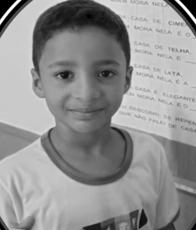 Menino de 7 anos morre atropelado por caminhão de coleta de lixo em Querência