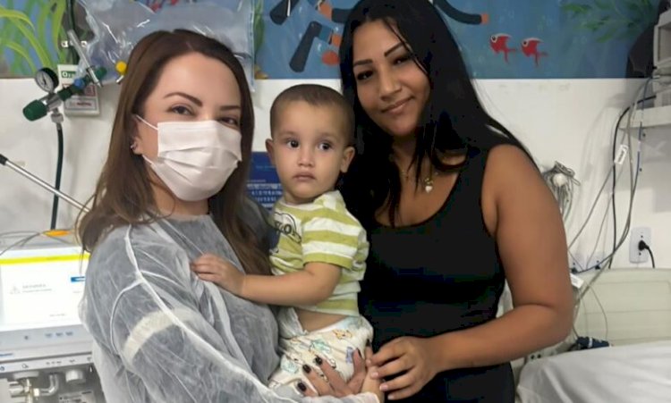 Virginia Mendes visita bebê com câncer na véspera de cirurgia em Cuiabá
