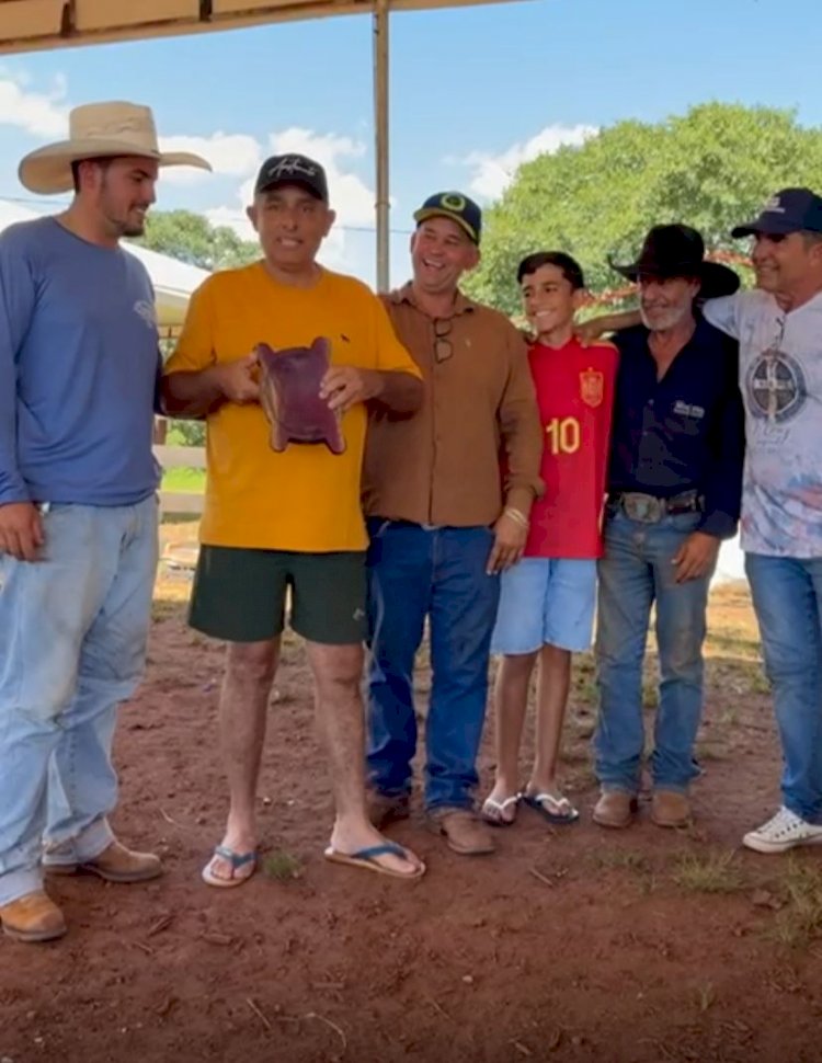 Empresário de Campinápolis arremata gamela por R$ 3,5 mil em leilão solidário em apoio ao Hospital de Câncer de Inhumas