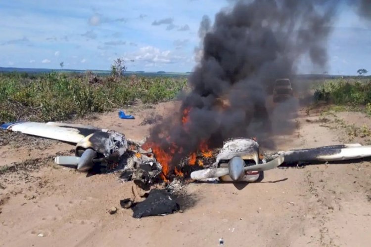 Avião de pequeno porte cai e explode em estrada rural de Mato Grosso
