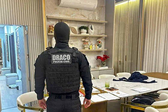 Polícia mira influencers, sequestra carrões e bloqueia R$ 10 milhões