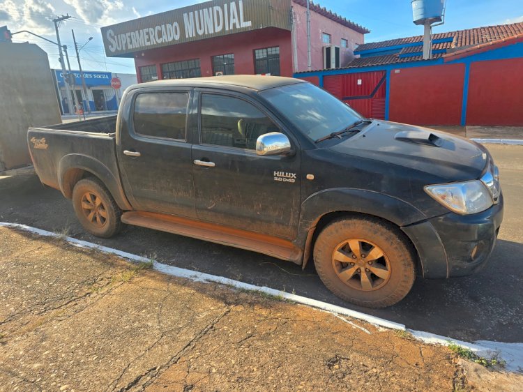 Polícia Militar recupera caminhonete com registro de roubo em Campinápolis